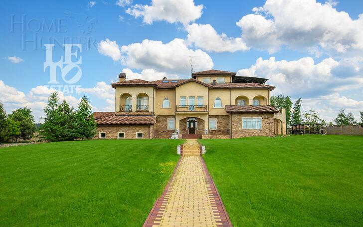 3-этажный коттедж 1 500 м² с отделкой