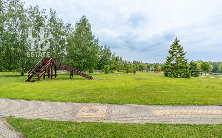 3-этажный таунхаус 244.7 м² с отделкой