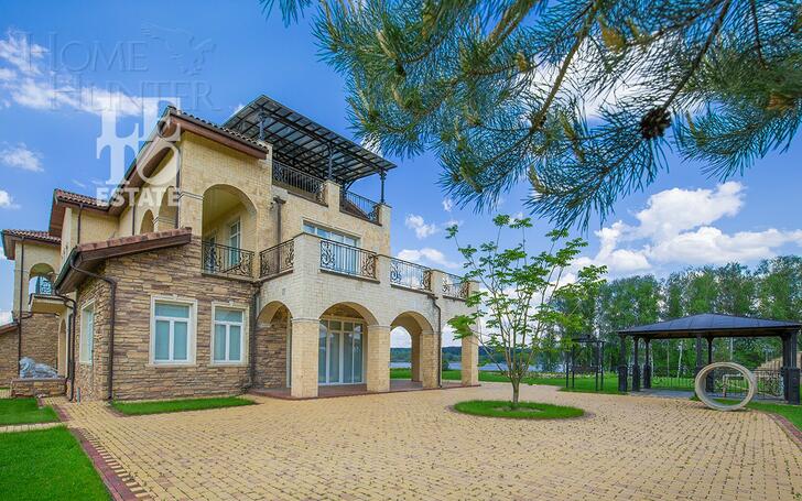 3-этажный коттедж 1 500 м² с отделкой