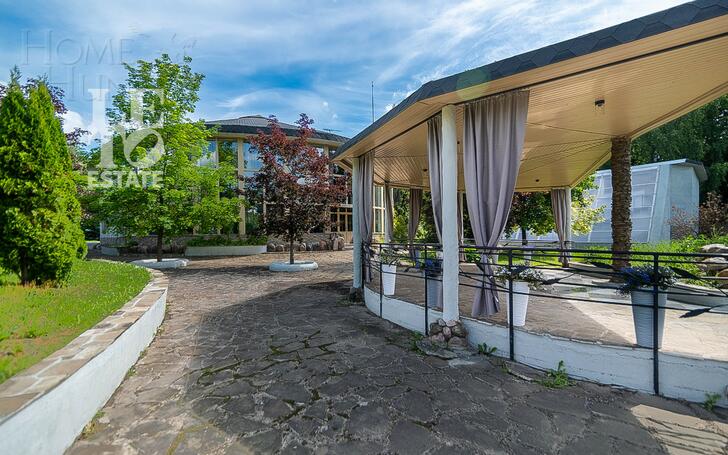 3-этажный коттедж 1 348 м² с отделкой