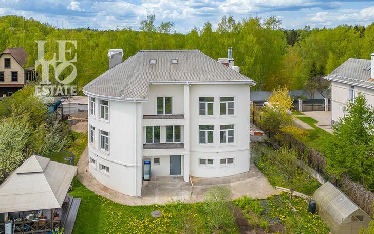 2-этажный коттедж 680 м² без отделки