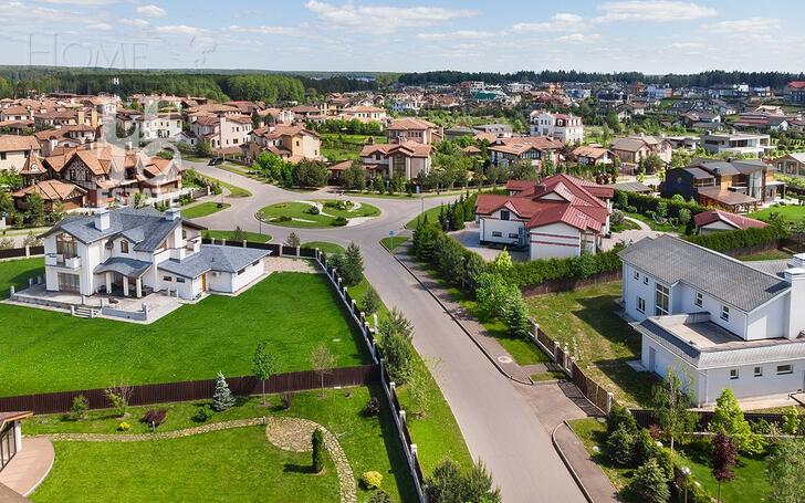 3-этажный коттедж 1 500 м² с отделкой