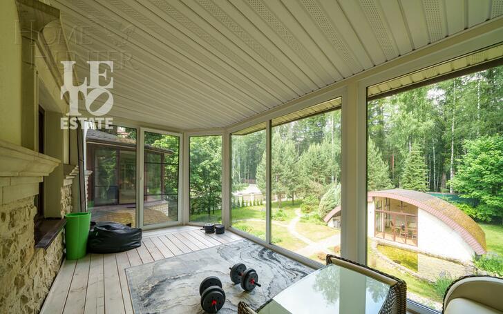 3-этажный коттедж 640 м² с отделкой