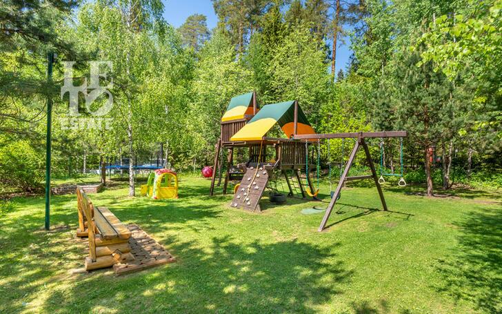 2-этажный коттедж 400 м² с отделкой