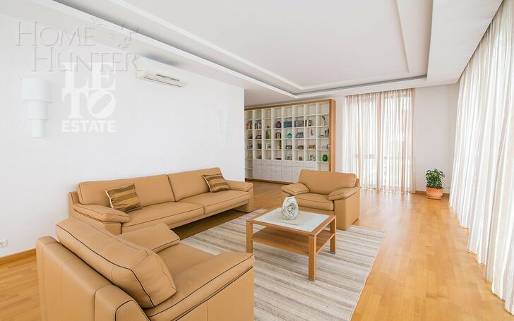 3-этажный коттедж 1 000 м² с отделкой