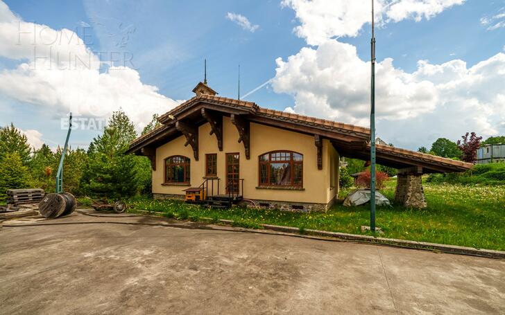 3-этажный коттедж 2 270 м² без отделки