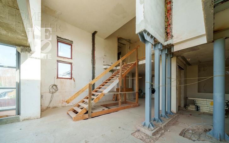 2-этажный коттедж 568.2 м² без отделки