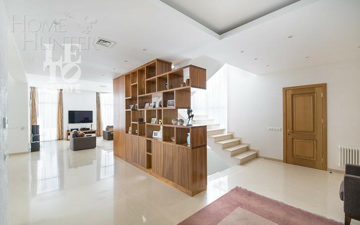 3-этажный коттедж 1 000 м² с отделкой