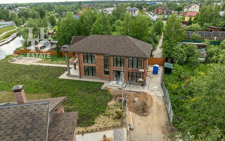 2-этажный коттедж 406.4 м² без отделки