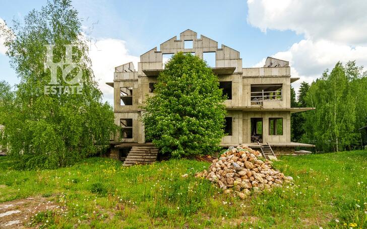 3-этажный коттедж 2 270 м² без отделки