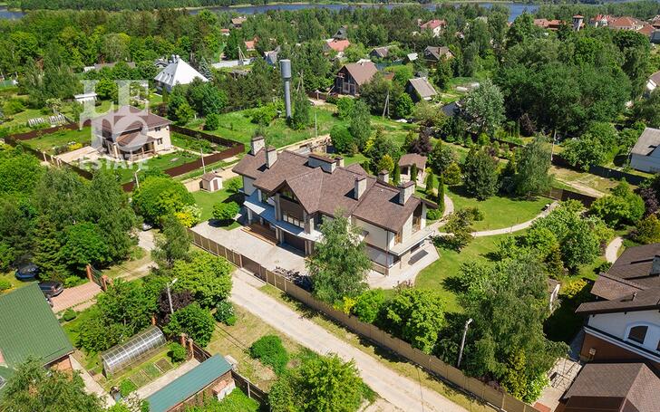 2-этажный коттедж 962.1 м² без отделки