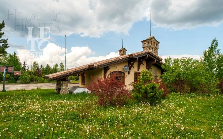 3-этажный коттедж 2 270 м² без отделки