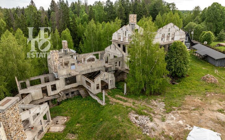 3-этажный коттедж 2 270 м² без отделки