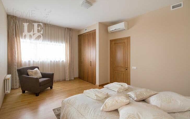 3-этажный коттедж 1 000 м² с отделкой