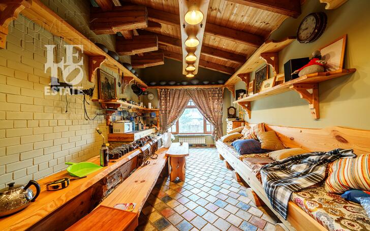 3-этажный коттедж 2 270 м² без отделки
