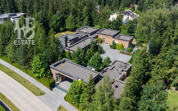 1-этажный коттедж 650 м² с отделкой