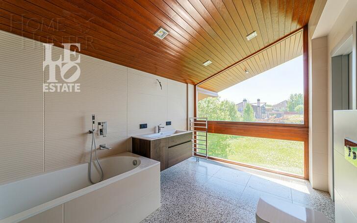 2-этажный коттедж 294 м² с отделкой