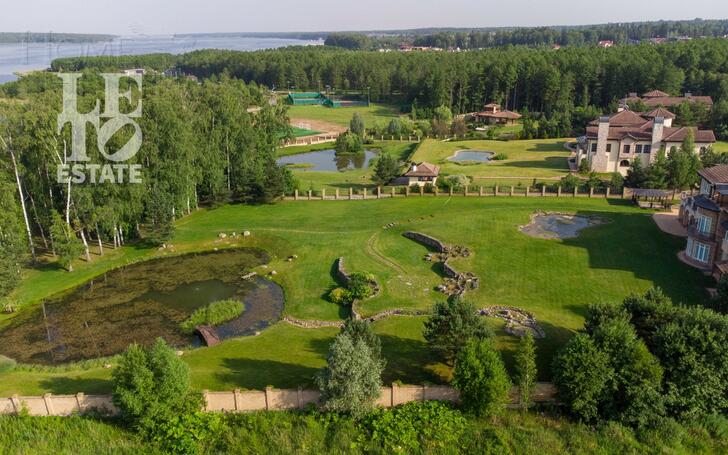 3-этажный коттедж 1 500 м² с отделкой