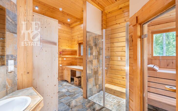 2-этажный коттедж 400 м² с отделкой