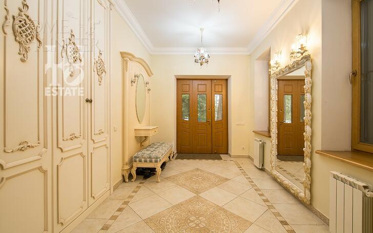 2-этажный коттедж 1 025 м² с отделкой