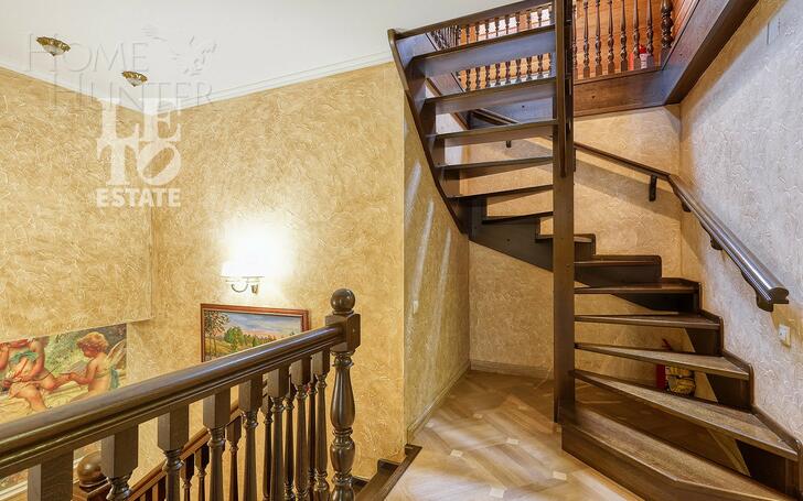 2-этажный коттедж 650 м² с отделкой