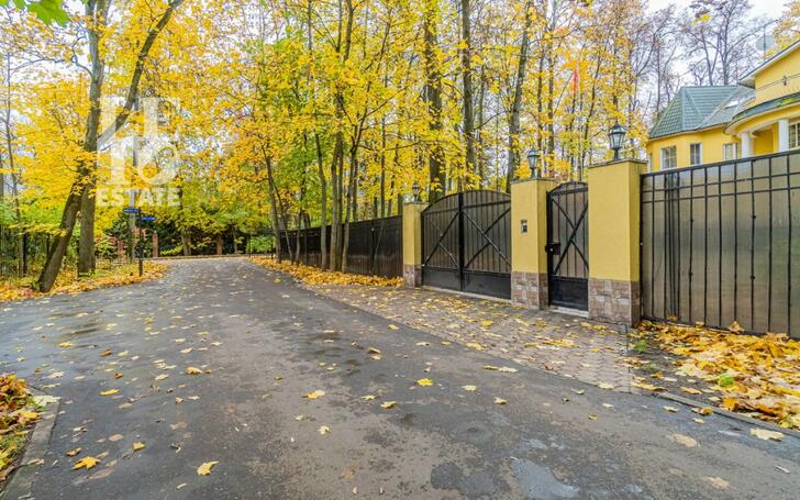 3-этажный коттедж 150 м² с отделкой