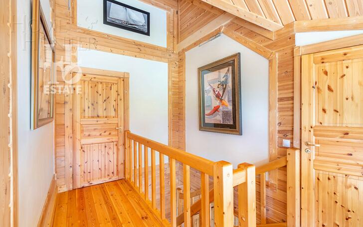 2-этажный коттедж 400 м² с отделкой