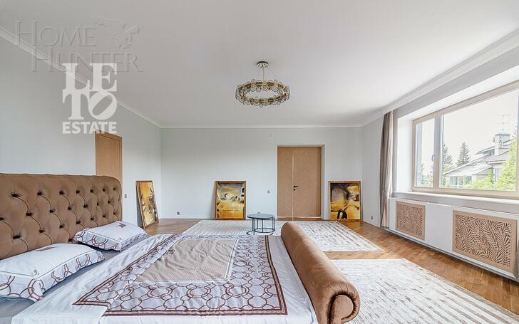 3-этажный коттедж 1 348 м² с отделкой