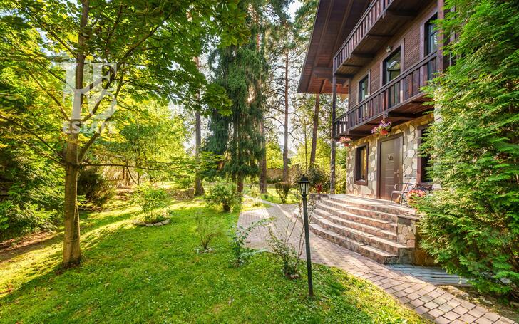 3-этажный коттедж 490 м² с отделкой