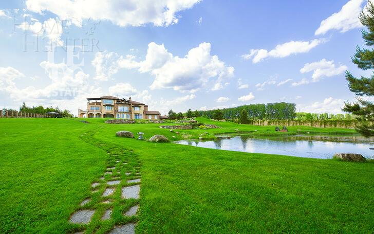 3-этажный коттедж 1 500 м² с отделкой