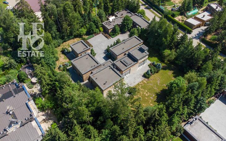 1-этажный коттедж 650 м² с отделкой