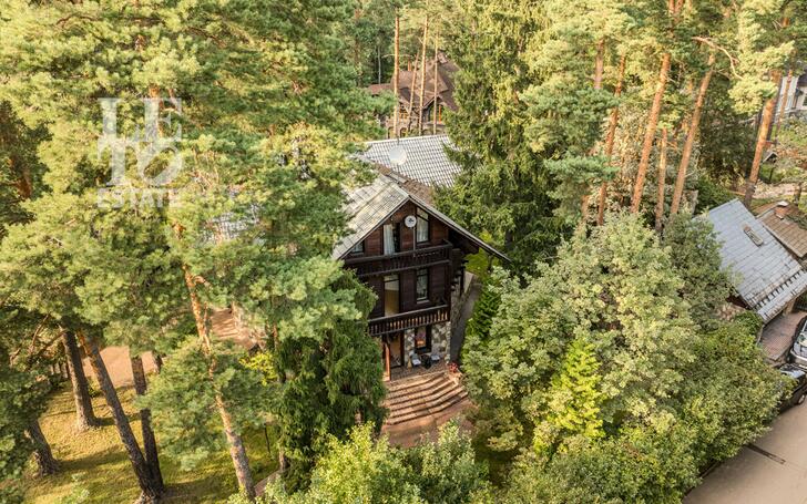 3-этажный коттедж 490 м² с отделкой