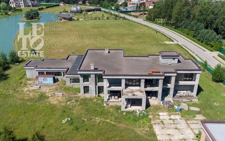 2-этажный коттедж 1 000 м² без отделки