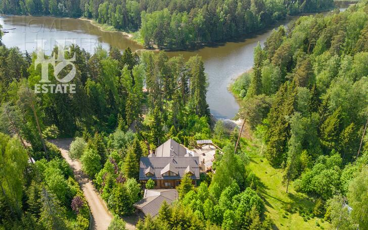 2-этажный коттедж 400 м² с отделкой