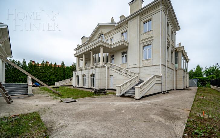 3-этажный коттедж 1 532 м² без отделки