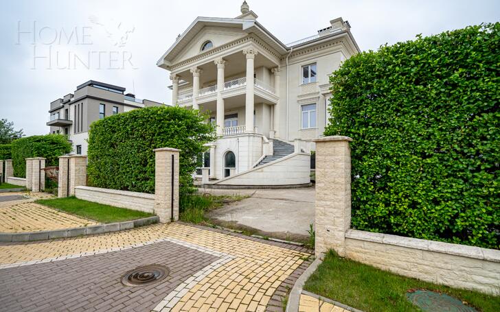 3-этажный коттедж 1 532 м² без отделки