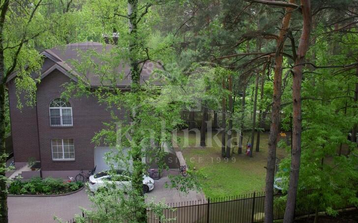 3-этажный коттедж 900 м² без отделки