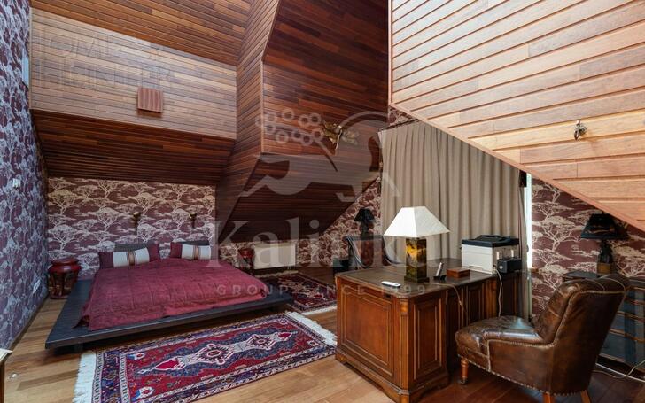 3-этажный коттедж 1 250 м² с отделкой