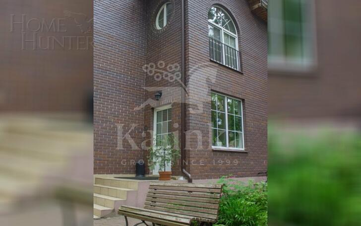 3-этажный коттедж 900 м² без отделки