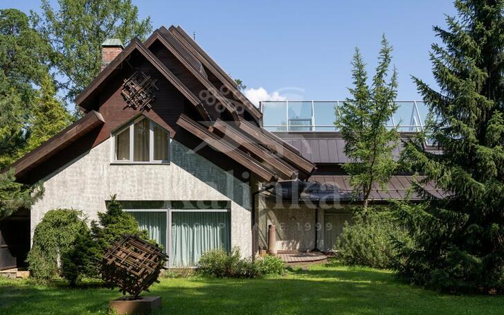 3-этажный коттедж 1 250 м² с отделкой