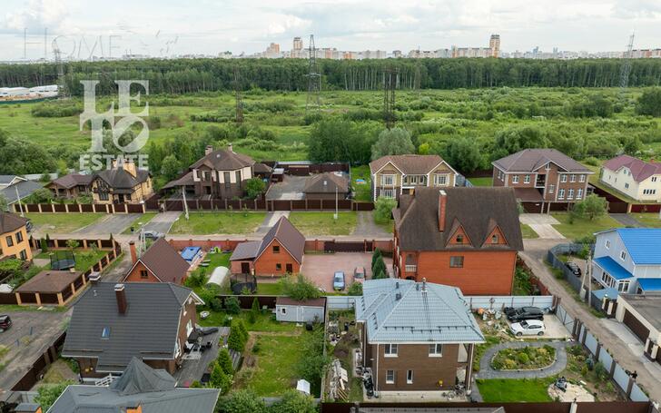 2-этажный коттедж 300.2 м² без отделки