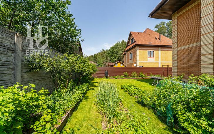 2-этажный коттедж 300.2 м² без отделки