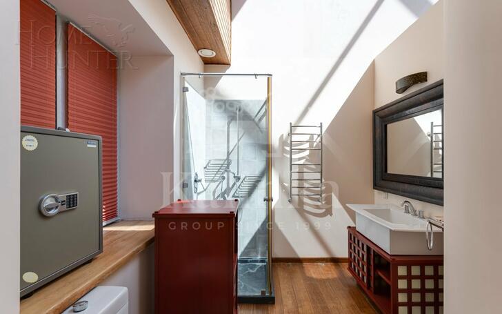 3-этажный коттедж 1 250 м² с отделкой