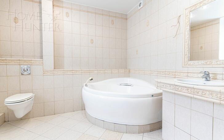 3-этажный коттедж 350 м² с отделкой