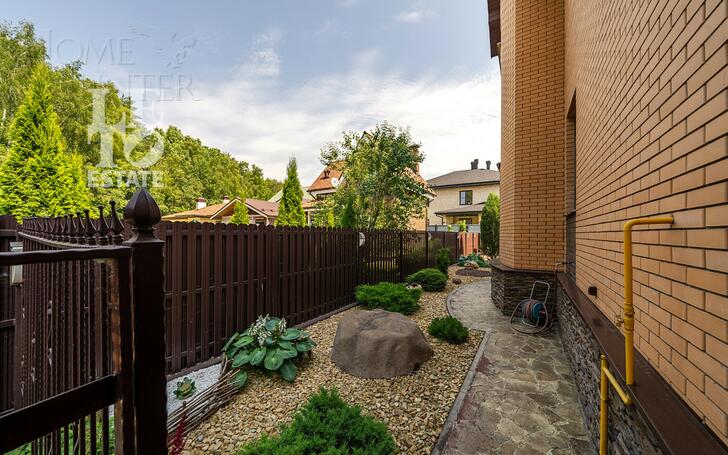 2-этажный коттедж 500 м² с отделкой