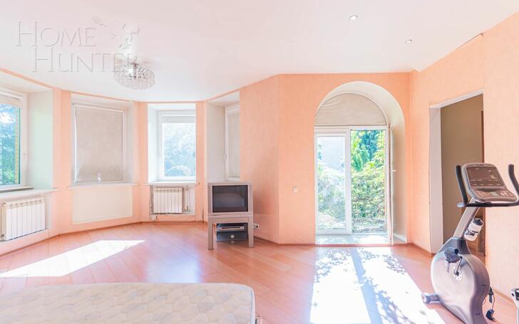 3-этажный коттедж 350 м² с отделкой
