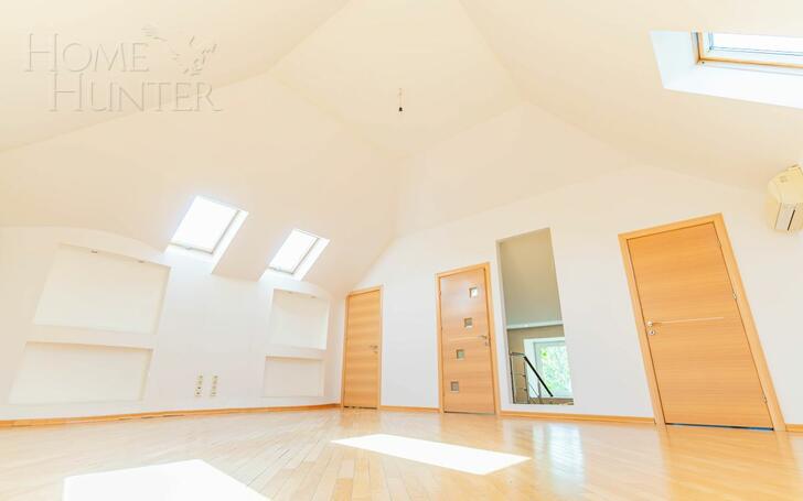 3-этажный коттедж 350 м² с отделкой