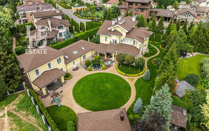 2-этажный коттедж 700 м² с отделкой