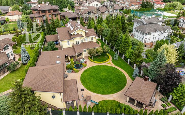 2-этажный коттедж 700 м² с отделкой