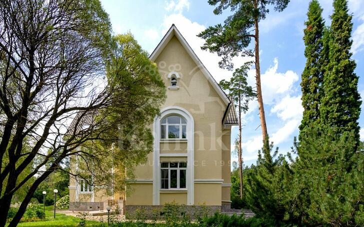 2-этажный коттедж 560 м² с отделкой